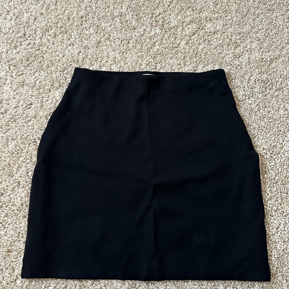 Aritzia Sunday Best Classic Black Women's Skirt